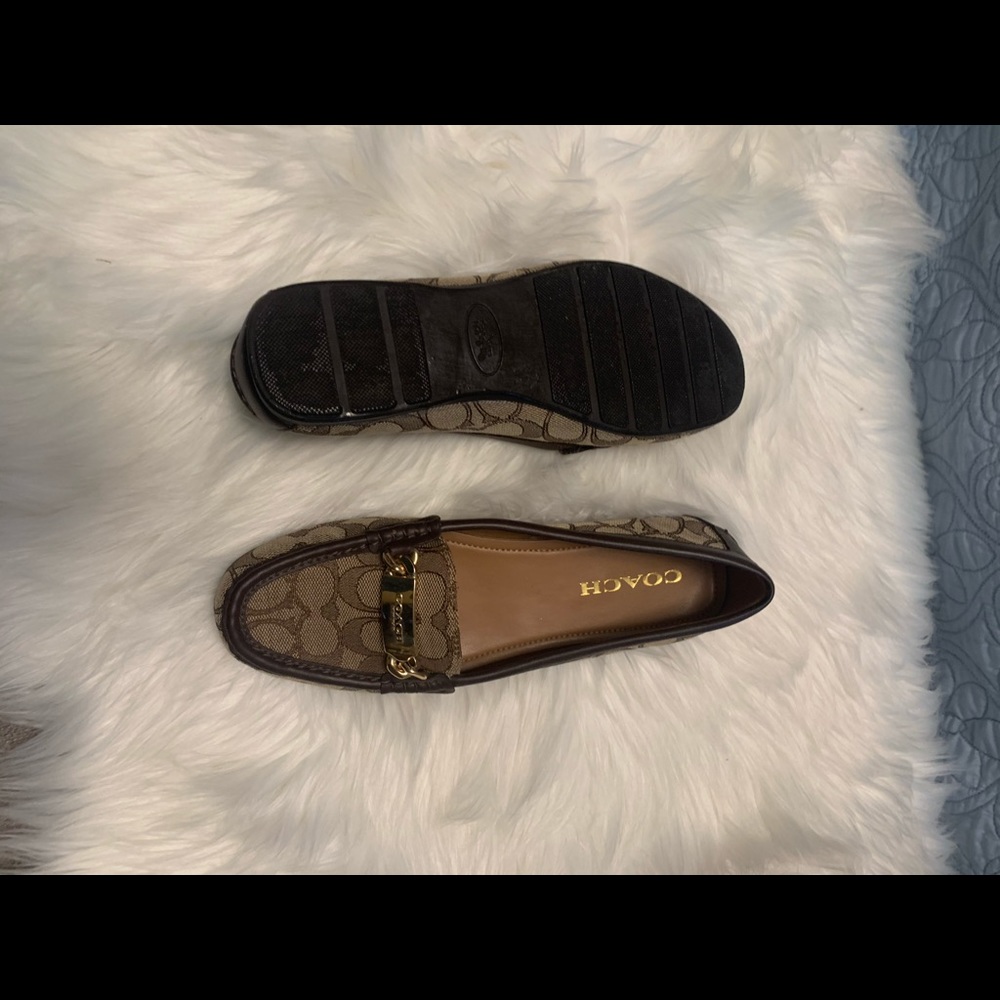 NWOT Coach Signature "Olive" loafer/flats.